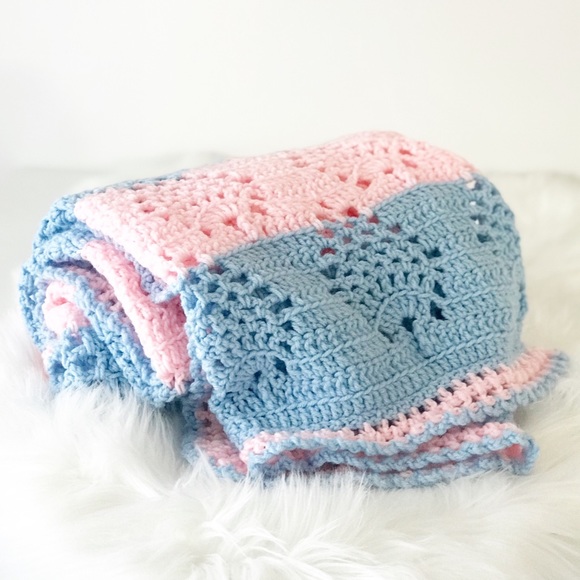 baby pink knitted blanket